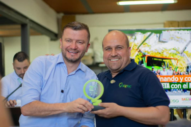 Cumplimos 20 años iluminando y conectando a Sabaneta con el mundo.